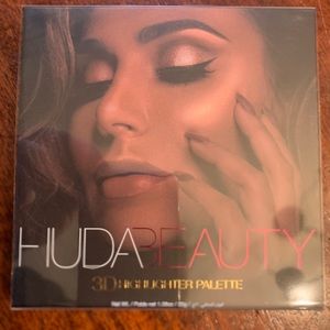 Huda Beauty Golden Sands Highlighter Pallet